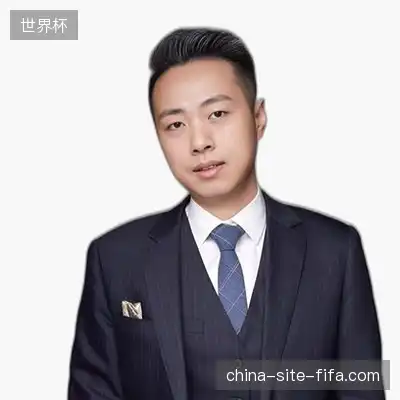 何敏德
